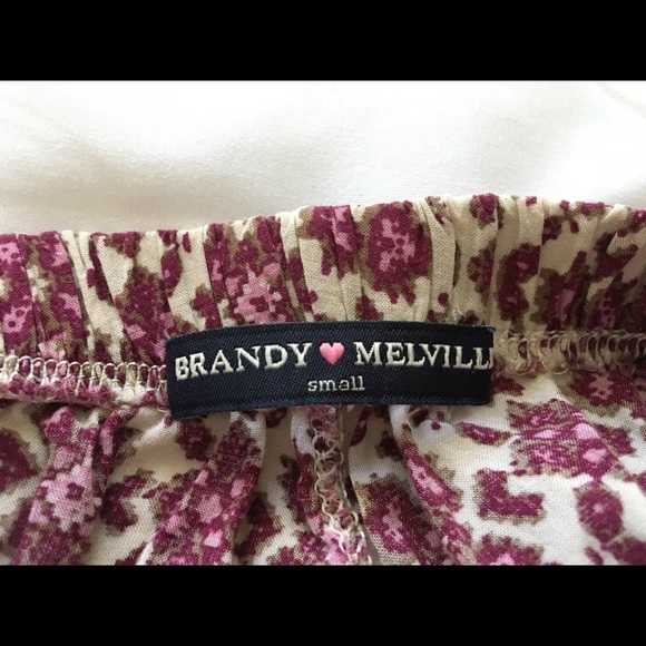 BRANDY MELVILLE SHORTS - Picture 2 of 3